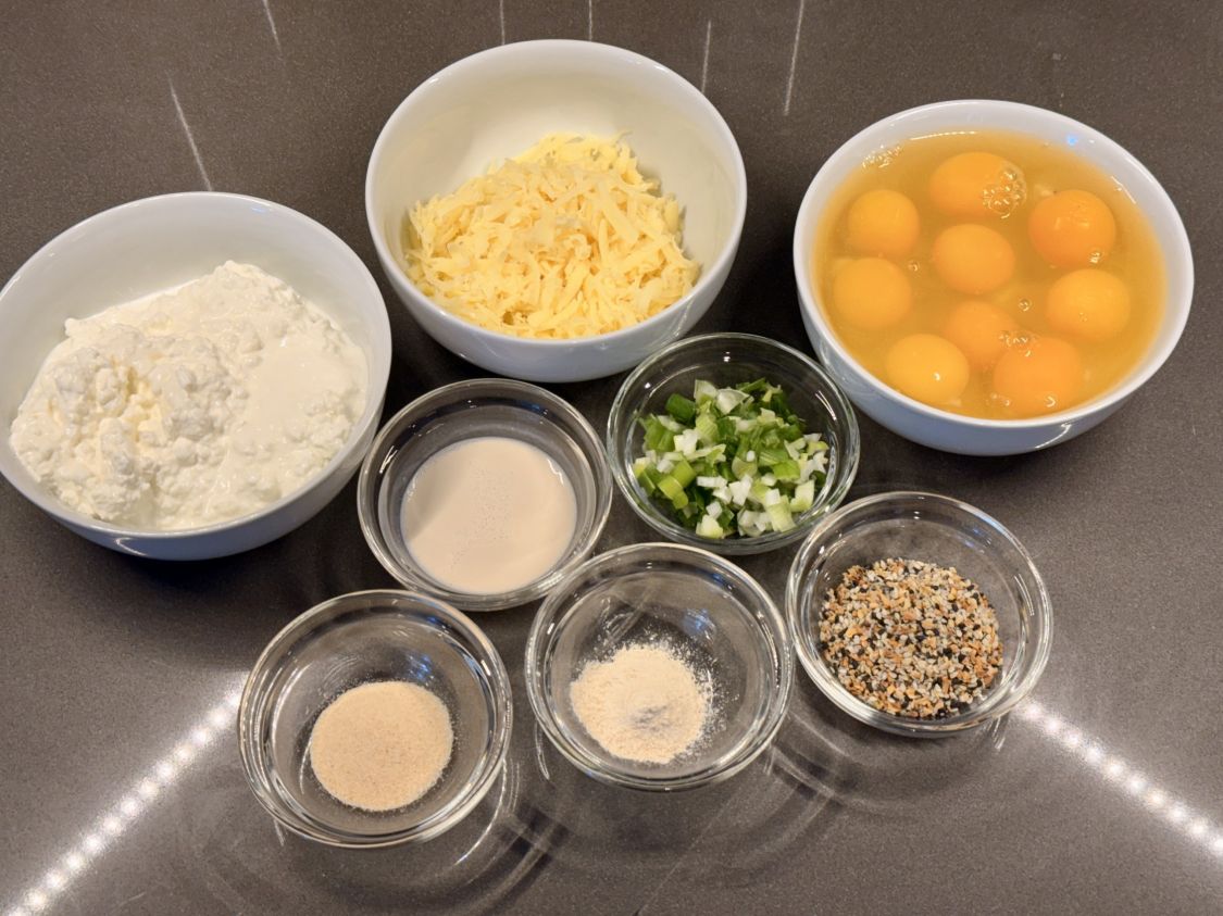 Egg and cottage cheese mixture in the food processor